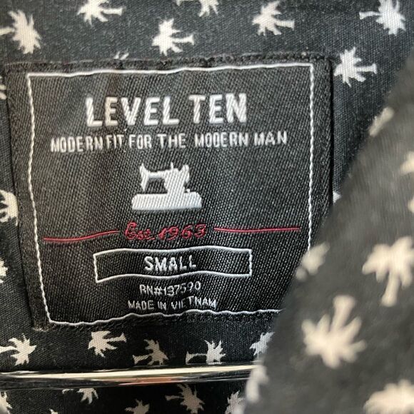 Level Ten Palm Tree Button Down Shirt Size S EUC - Picture 3 of 5